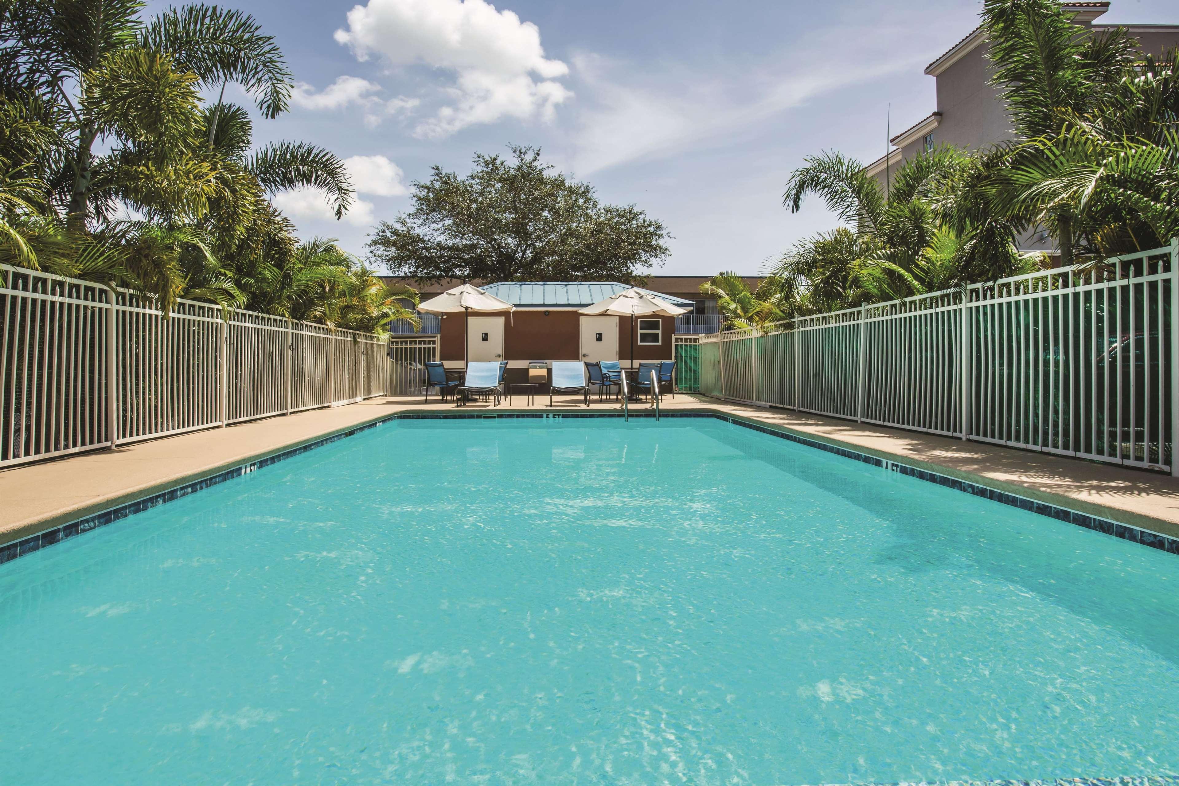 Comfort Inn & Suites Melbourne-Viera Exterior foto