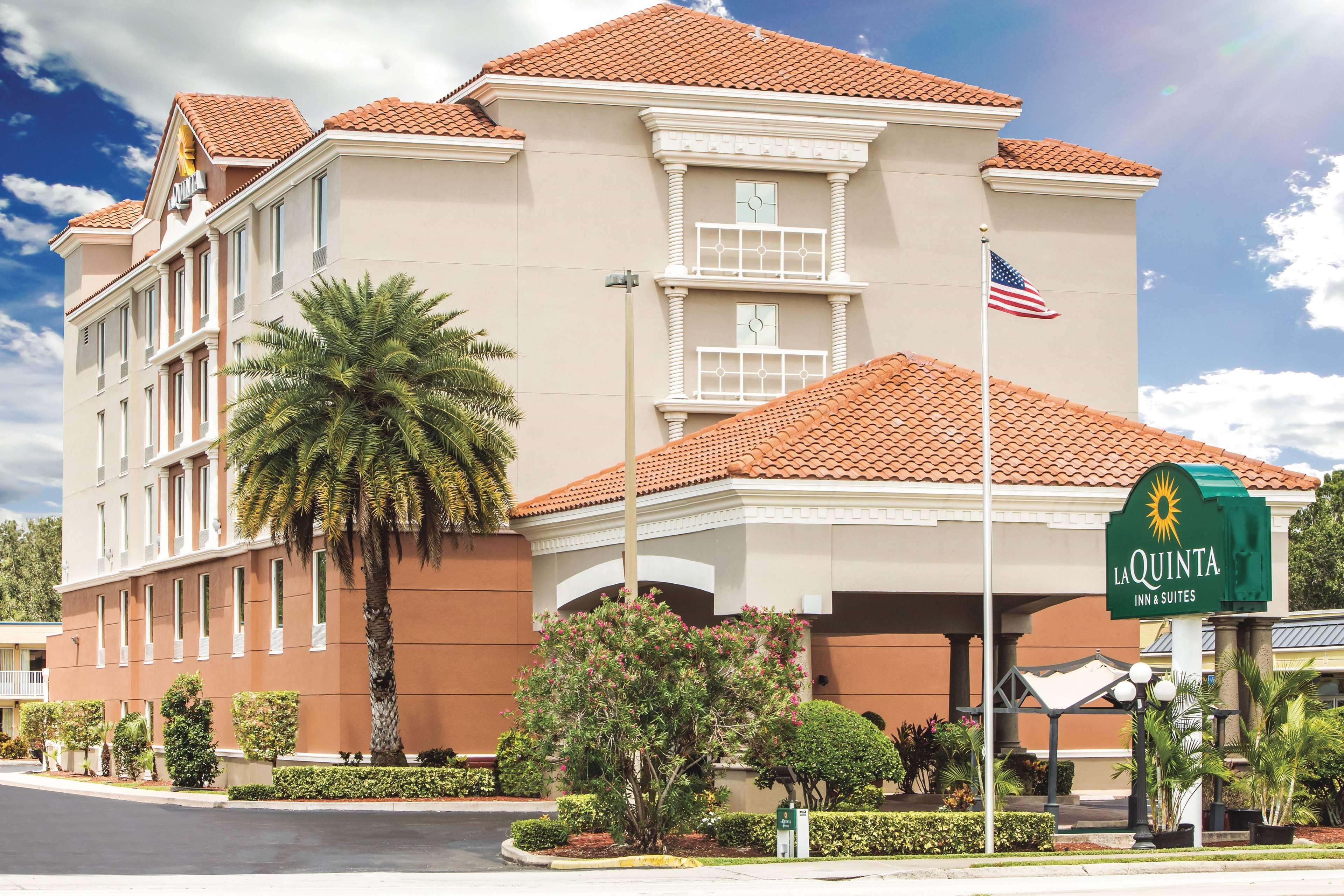 Comfort Inn & Suites Melbourne-Viera Exterior foto